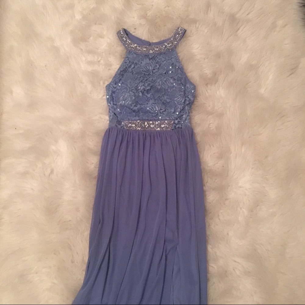floor length dress.Perfect for prom/formals!